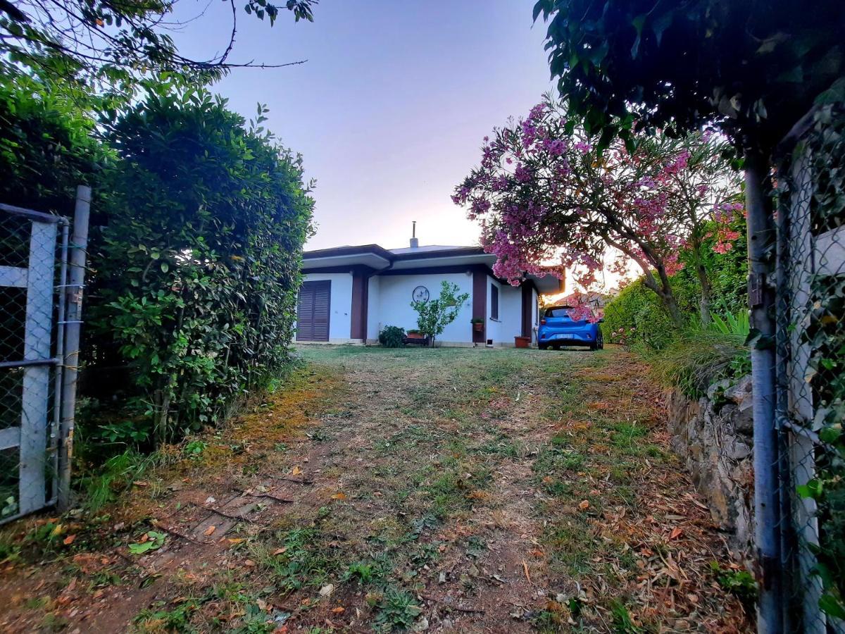 Casetta In Collina Sezze Exterior photo