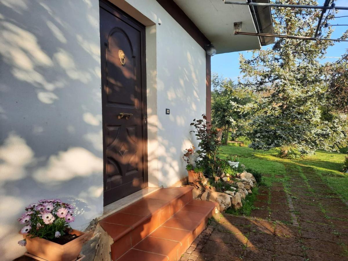 Casetta In Collina Sezze Exterior photo